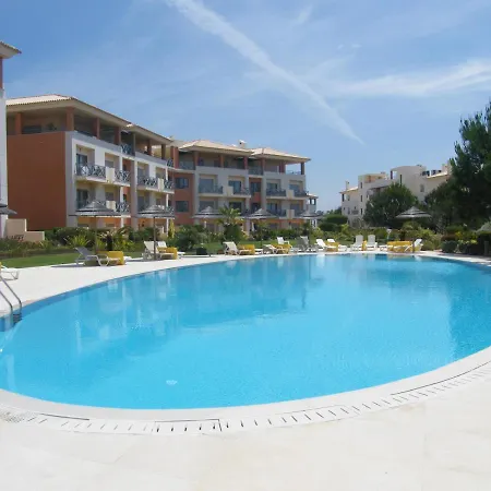 Luxurious First Floor Apartment With Balconies Overlooking Pool And Gardens. Albufeira Exterior photo
