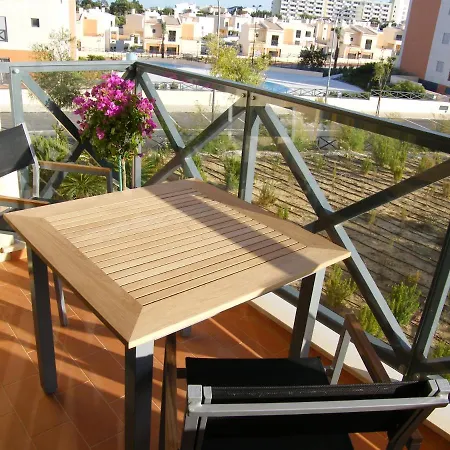 Luxurious First Floor Apartment With Balconies Overlooking Pool And Gardens. Albufeira Exterior photo