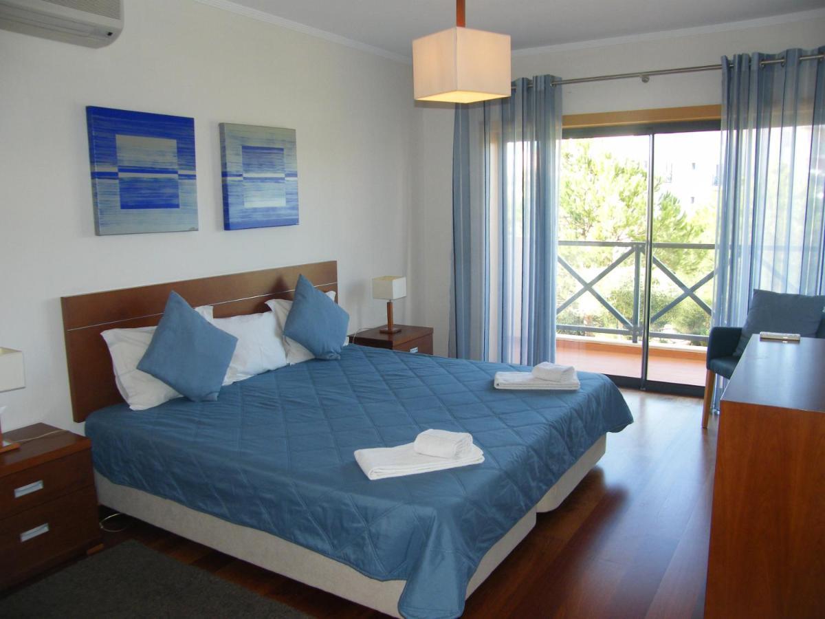 Luxurious First Floor With Balconies Overlooking Pool And Gardens. Apartment