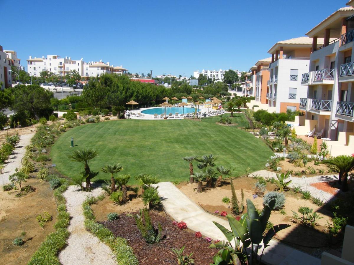 Appartamento Luxurious First Floor With Balconies Overlooking Pool And Gardens.