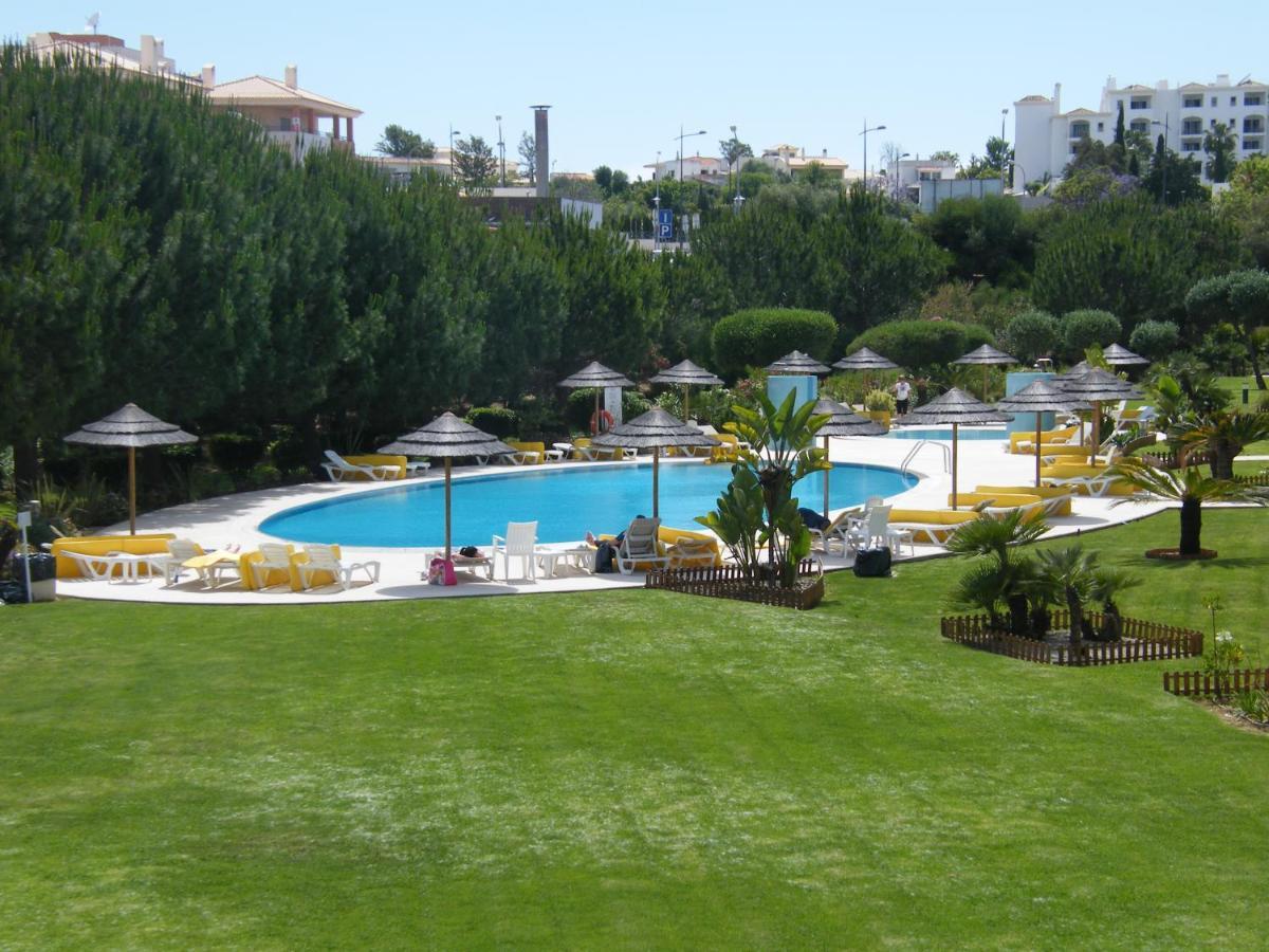 Apartment Luxurious First Floor With Balconies Overlooking Pool And Gardens.