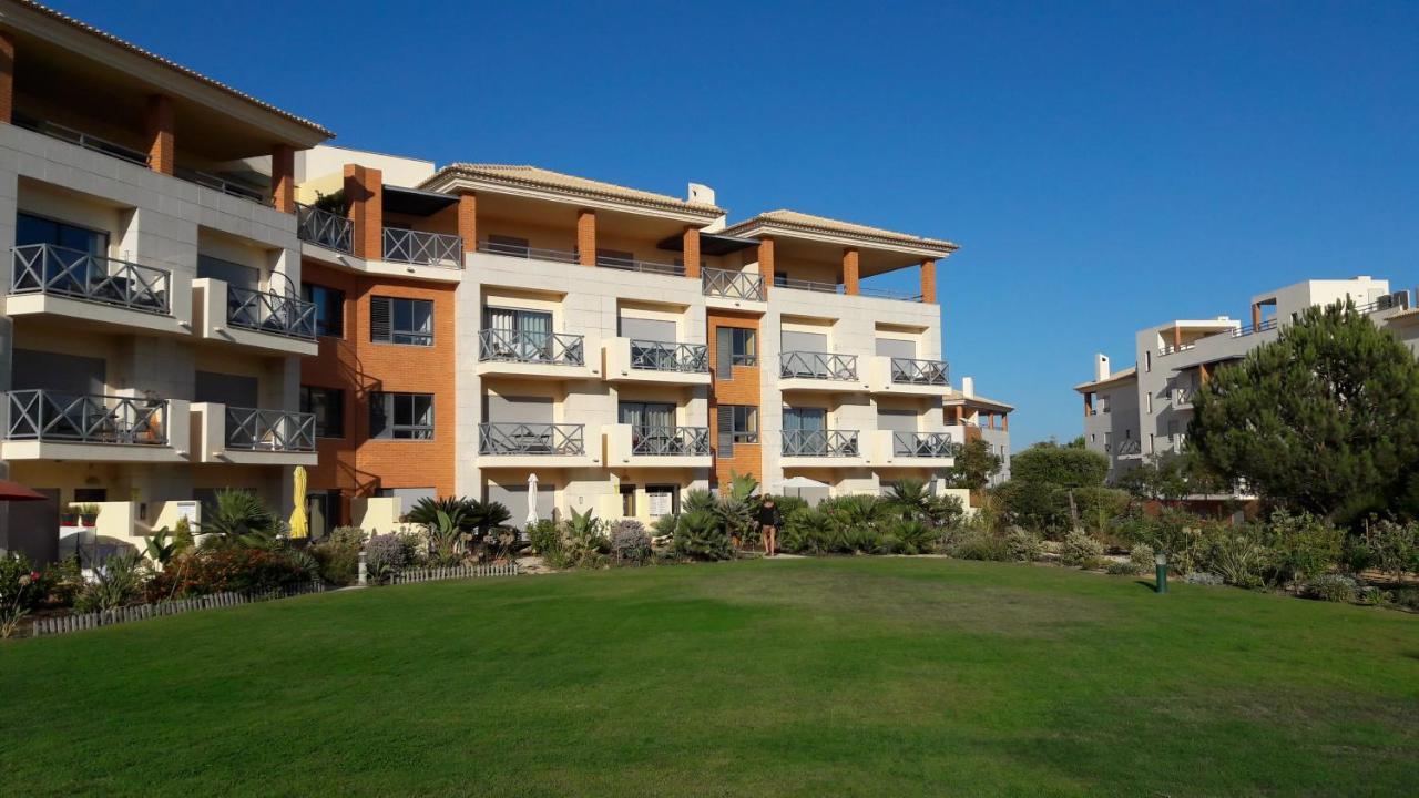 Appartamento Luxurious First Floor With Balconies Overlooking Pool And Gardens. Albufeira