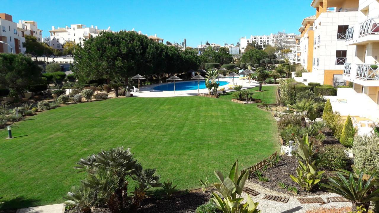 Luxurious First Floor With Balconies Overlooking Pool And Gardens. Apartment *